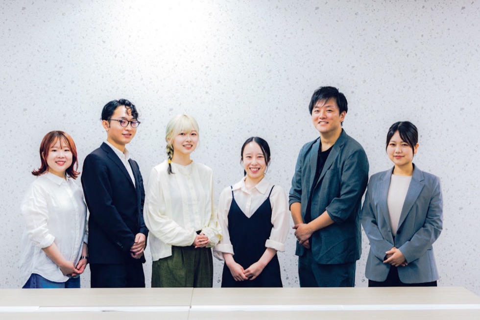 クリーヴァのメンバー集合写真